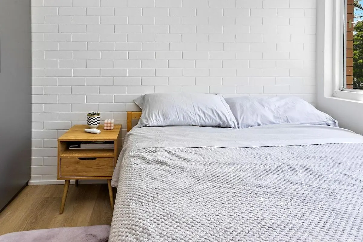 Charming 2-Bed Near River & City Brisbane Australia