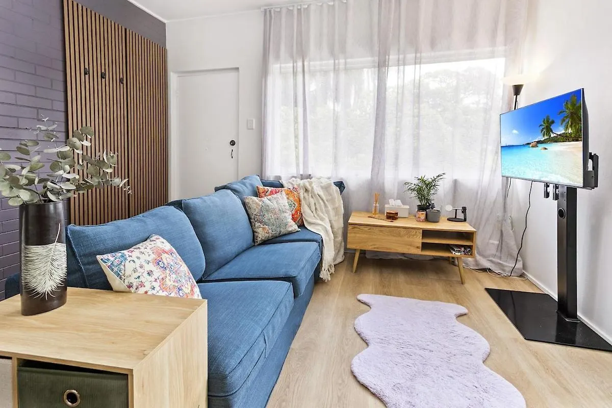 Charming 2-Bed Near River & City Brisbane